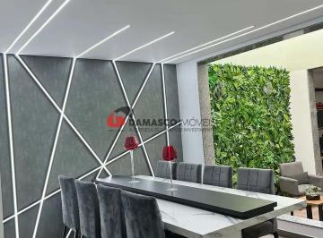 Casa · 435m² · 4 Quartos · 8 Vagas · Sobrado em Santa Maria