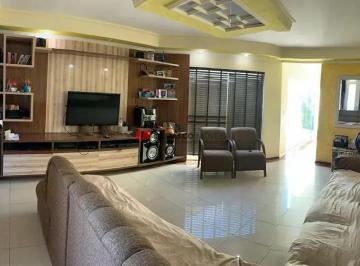 Casa · 251m² · 3 Quartos · 6 Vagas · Sobrado em Olímpico