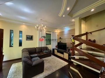 Casa · 499m² · 3 Quartos · 4 Vagas · Sobrado em Olímpico