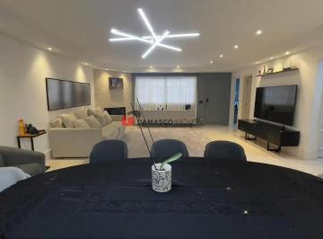 Casa · 220m² · 3 Quartos · 4 Vagas · Sobrado em Mauá