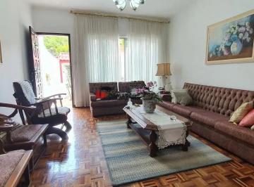 Casa · 210m² · 3 Quartos · 2 Vagas · Sobrado em Olímpico