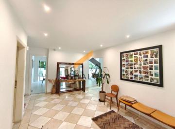 Casa · 402m² · 5 Quartos · Locação no Jardim Guedala - 812m² de Terreno com Área de Lazer Completa