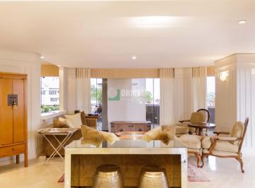 Apartamento · 558m² · 4 Quartos · 6 Vagas · Apartamento no Cabral com 4 suítes e 6 vagas.