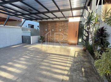 Casa · 450m² · 2 Quartos · 3 Vagas · Locação de Alto Nível em Condomínio Fechado!