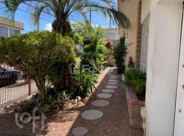 38cbee8e · Casa, 3 dormitórios, 260 m², em Centro