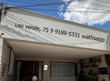 Casa de 3 quartos, Feira de Santana · Leo vende, bairro Sim, 3 suítes, closet, banheira e área goumert