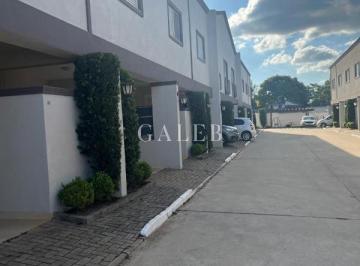 Foto 01 · Sobrado à venda em condomínio com 2 suítes amplas, piscina no condomínio