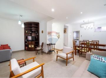 Casa · 150m² · 3 Quartos · 2 Vagas · Sobrado Bem Localizado em Rua Tranquila Jundiai/SP