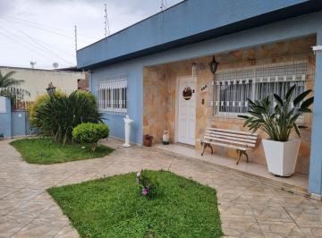 Casa · 163m² · 3 Quartos · 2 Vagas · Casa com 3 Dormitórios, 1 Suíte, Área Gourmet e Estrutura para 2º Piso – Bairro Residencial, Próximo