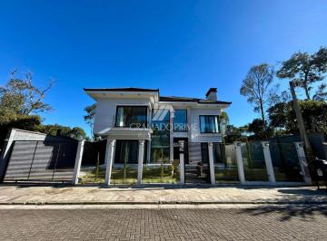 Casa · 360m² · 2 Vagas · CASA DE PORTEIRA FECHADA EM LOTEAMENTO DE GRAMADO