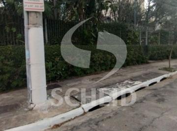 Terreno · 750m² · Vendo terreno na esquina da Av. Ver. José Diniz, 750m², residência com 3 dormitórios no local.