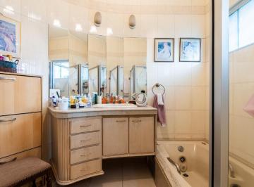 IMG_20260610_105107_000.jpeg · Confortável casa para venda em Planalto Paulista com 2 quartos, sendo 2 suítes, 230m² - remaxares#2N
