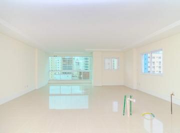 Apartamento · 136m² · 3 Quartos · 2 Vagas · Apartamento próximo ao mar à venda no centro de Balneário Camboriú