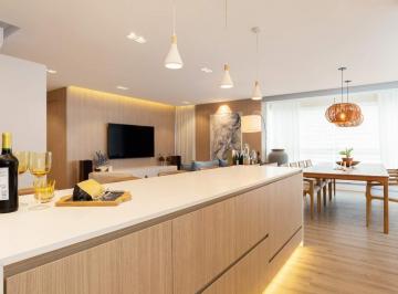 Apartamento · 146m² · 3 Quartos · 2 Vagas · Apartamento a poucos passos do mar à venda em Balneário Camboriú