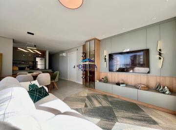 Sala de Estar · Apartamento de 2 suítes com sacada e vista mar no Predial em Torres