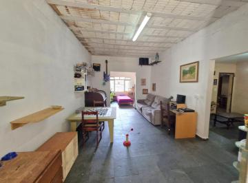 b2d6ea71-b080-4acf-ae36-5c2cbfa49ba8 · Aconchegante casa para venda em Vila Mariza Mazzei com 5 quartos, sendo 1 suíte, 298m²