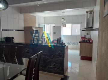 Foto 01 · Casa à venda em Santo André-SP, Condomínio Maracanã: 3 quartos, 1 suíte, 2 banheiros, 148m². Seu par