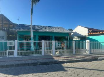 Casa de 3 quartos, Penha · Casa sozinha no terreno em Penha