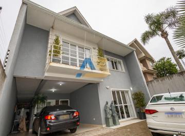 Casa de 3 quartos, Curitiba · Sobrado à venda no Santa Felicidade | Curitiba