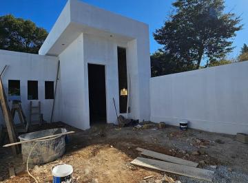 Foto 01 · Casa em Construção com 3 Quartos em Terreno de 225m² - Bairro Fernão Dias - R$420.000