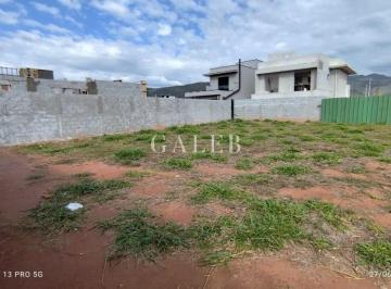 Foto 01 · Terreno em condomínio de luxo à venda em Atibaia-SP, na Vila Santista, com 360m² de área!