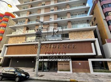 Foto 01 · Apartamento à venda em Capão da Canoa-RS, bairro Zona Nova: 1 quarto, 1 sala, 1 banheiro, 1 vaga de