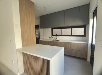 Casa · 138m² · 3 Quartos · 2 Vagas · Casa em Condominio fechado com 3 suites, lazer completo