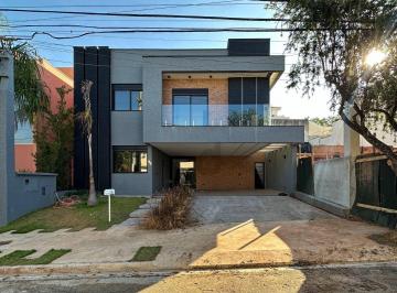7b32af9ffb3004d52422839b5008cb247372de92 · Casa Assobrada 260m², 3 Suítes, Piscina