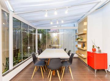 39070a99d7dfd53a2497a702c3516a102a94e7a0 · Sobrado Triplex à Venda no Bacacheri, três dormitórios, Suíte com Hidro, Espaço Gourmet.