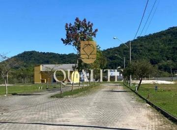 2601_i62M23luoaXG_2601685ec1e20107a.jpg · Terreno em condomínio fechado a menos de 3km de Jurerê, área privativa 408m2, posição solar Norte, V