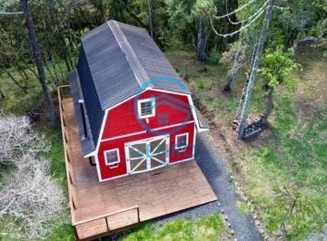 Rural · 3ha · 2 Quartos · Cabana Estilo Celeiro Americano com Vista para as Montanhas com Terreno de 30.400m² à venda em Urubi