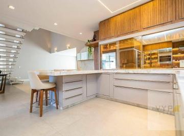 fc9c5f6aeb637d87259a529df611df0618bd1733 · Casa com 4 dormitórios à venda, 330 m² por R$ 2.950.000,00 - São Braz - Curitiba/PR