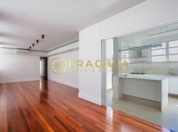 Apartamento · 153m² · 3 Quartos · 2 Vagas · Apartamento reformado em edifício dos anos 60 com charme contemporâneo! 2 vagas