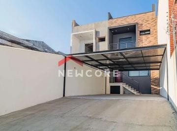 Casa · 210m² · 3 Quartos · 4 Vagas · Casa em  Rua Matias José Bins - Chácara das Pedras - Porto Alegre/RS