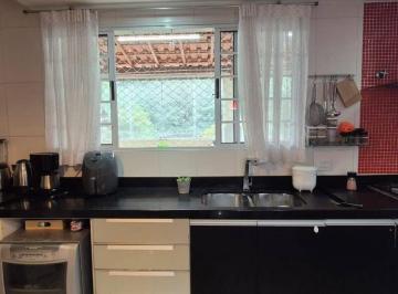 Casa de 2 quartos, São Paulo · Casa à venda no Condomínio Villa das Flores no Parque Munhoz com 220m²
