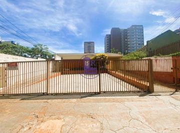 Casa · 391m² · 3 Quartos · 6 Vagas · Casa terrea a venda com 12 quitinetes no fundo.