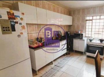 Casa · 2 Quartos · 3 Vagas · Casa a venda na zona norte