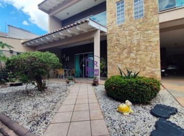 Casa · 331m² · 3 Quartos · 4 Vagas · Excelente Sobrado com 3 quartos, sendo 1 suite-master  no Jardim Esperanca