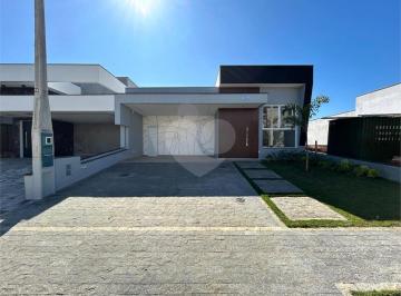 Casa · 140m² · 3 Quartos · 4 Vagas · Condomínio com 3 quartos à venda em Cajuru Do Sul - SP