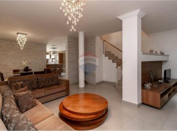Casa · 408m² · 4 Quartos · 4 Vagas · Magnífico sobrado semi-mobiliado na Chacara Inglesa!
