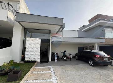 Casa · 170m² · 3 Quartos · 4 Vagas · CASA TERREA EM CONDOMINIO