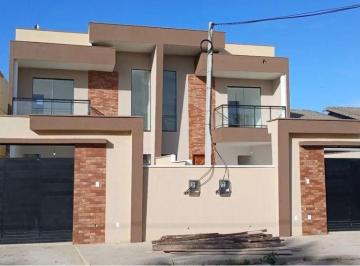 Casa · 170m² · 3 Quartos · 2 Vagas · Duplex Incrível com 3 Quartos e Piscina em Itaipuaçu Maricá RJ – R$ 650.000