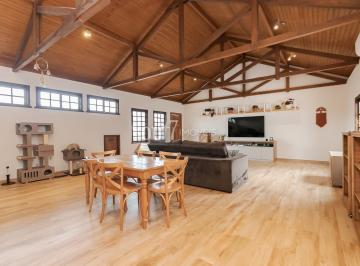 Casa · 211m² · 3 Quartos · 1 Vaga · Casa com 211m2 de área construída no Seminário