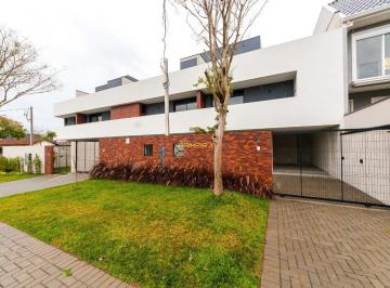 Casa de 3 quartos, Curitiba · Sobrado com 3 dormitórios, e duas vagas de garagem no Santa Felicidade.