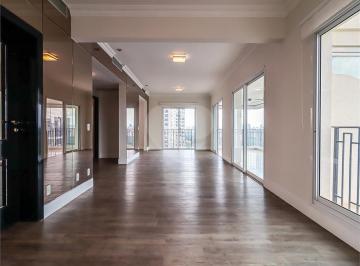 Apartamento de 2 quartos, São Paulo · Apartamento a venda no Real Parque 2suítes e 4vagas com 236m²