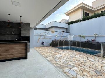 Casa · 228m² · 3 Quartos · 4 Vagas · Sobrado à Venda no Vila do Sol, 3 Suítes e Piscina