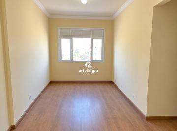 Sala · Apartamento 2 quartos em Stª Teresa, com sala ampla, cozinha área de serviço e dependência.