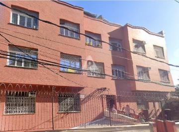 Apartamento · 76m² · 2 Quartos · Apartamento 2 quartos com sala de janelas amplas, cozinha, área de serviço em Santa Teresa 