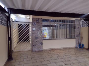 Casa · 240m² · 3 Quartos · 2 Vagas · Casa semi isolada à venda em Campo Belo com 4 dormitórios, suíte, galpão nos fundos e 2 vagas d