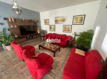 Casa · 475m² · 4 Quartos · 3 Vagas · Casa disponível para venda no bairro Tibery em Uberlândia MG